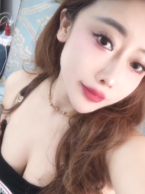 罗湖妩媚风韵静宝