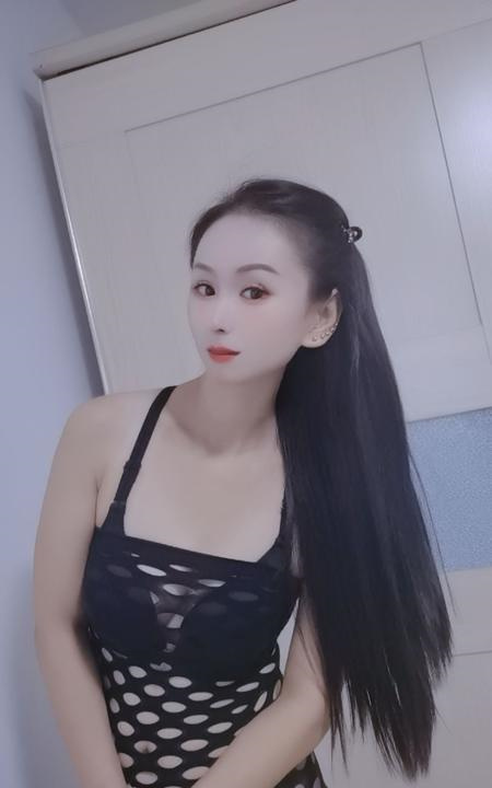 腰细屁股大的小骚货