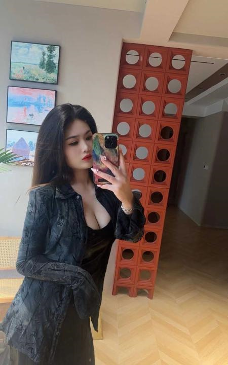 美艳大胸少妇