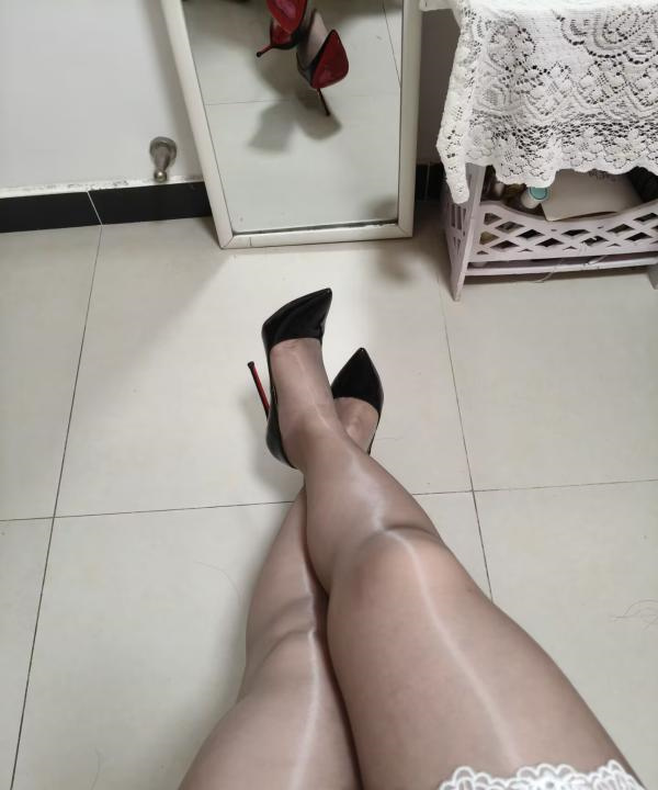 性感肥臀小姐姐