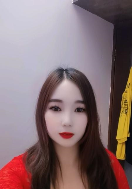 大胸少妇丝丝