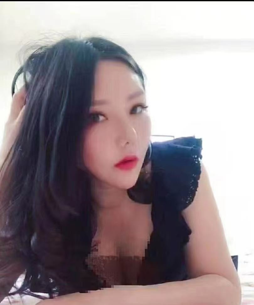 妹子性感水多嫩粉人漂亮