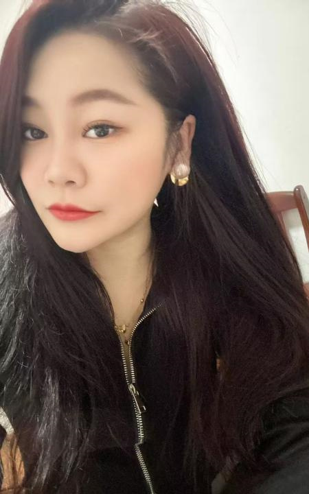 白哲性感小骚妇