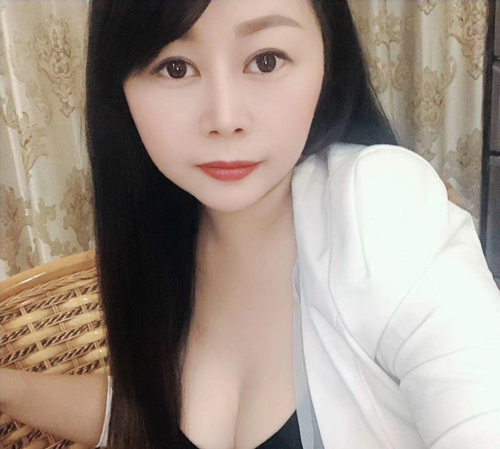 单亲美熟女妈妈