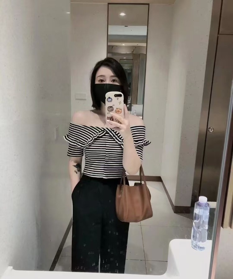 身材苗条大长腿