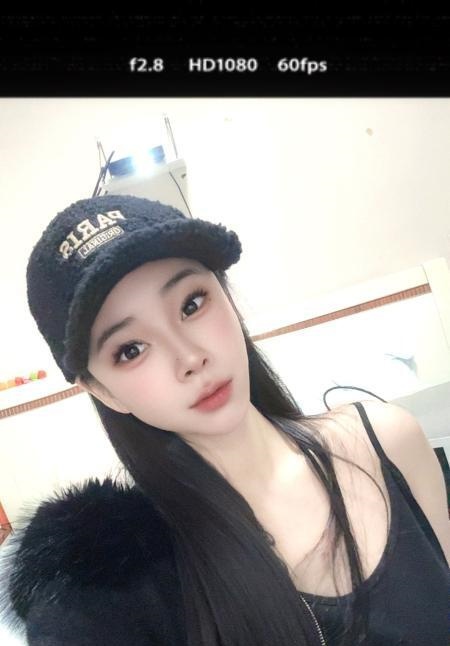 惠城舌吻蜜桃臀靓妹
