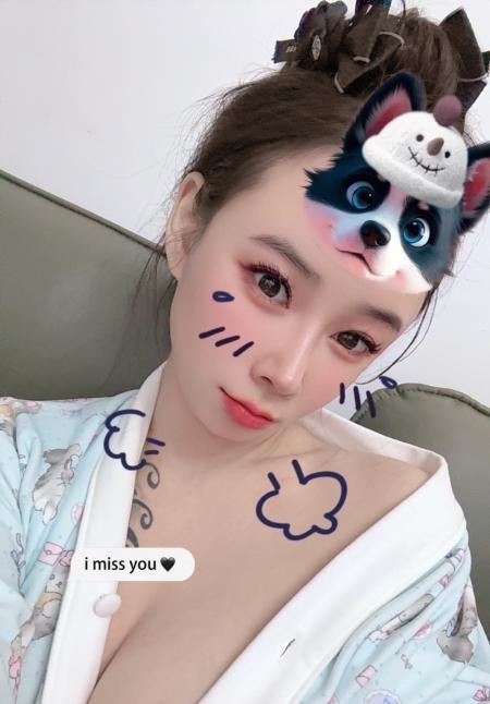惠城舌吻蜜桃臀靓妹