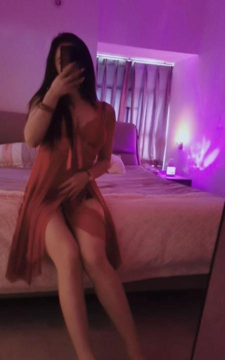 惠城舌吻蜜桃臀靓妹