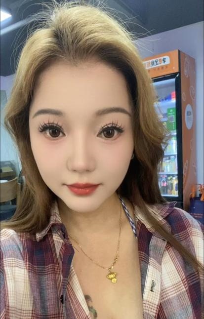 宝安翘臀少妇