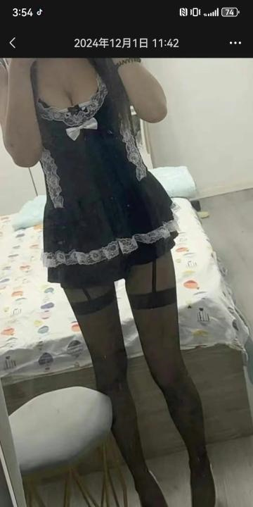 张府园苗条小少妇
