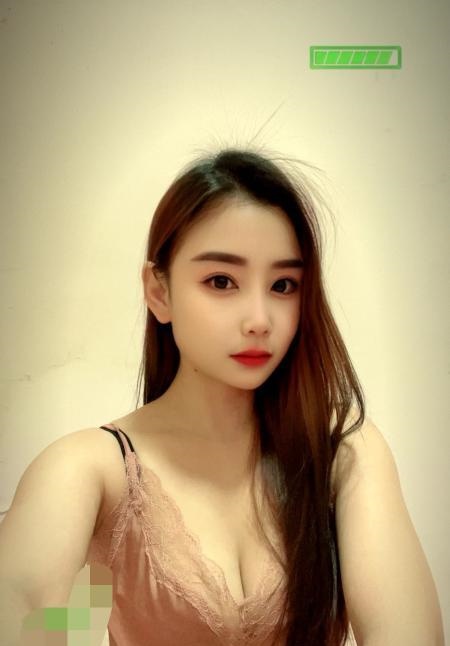 美丽动人小美女