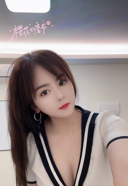 盼盼小骚货