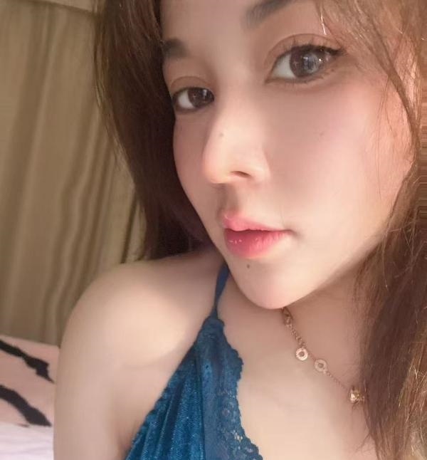 湿吻耐斯奶霸