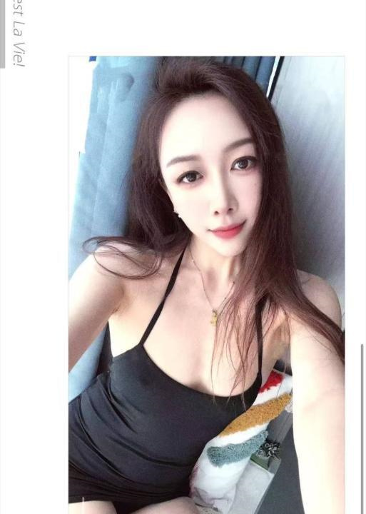向海时代长腿美妇人