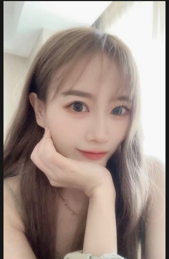 小奶女友