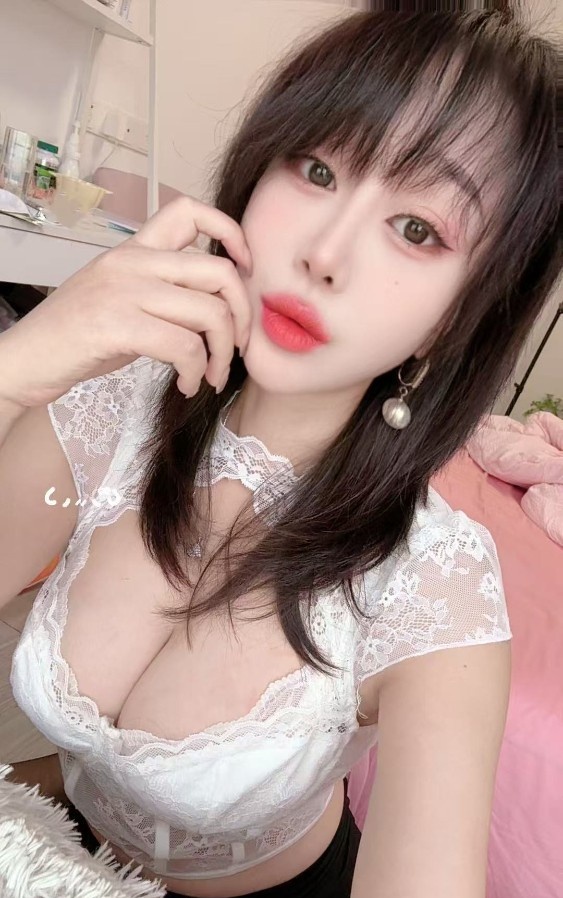 鼓楼大奶妹子