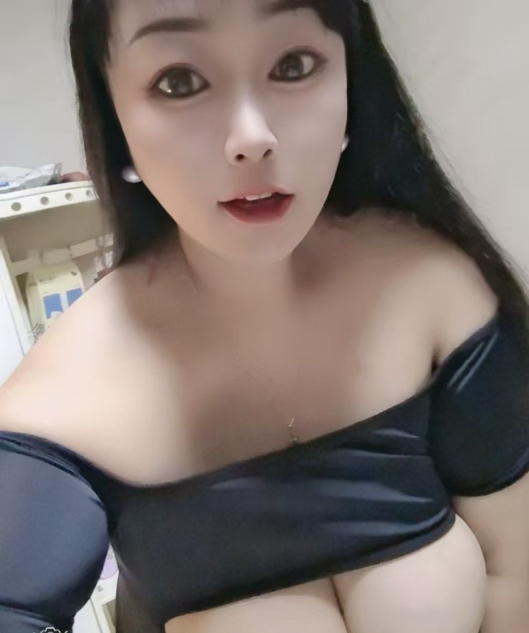 南京蓝球巨乳妹