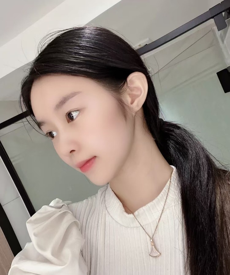 迷人的小爱