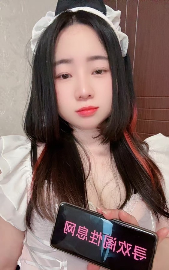 小美女眯眯