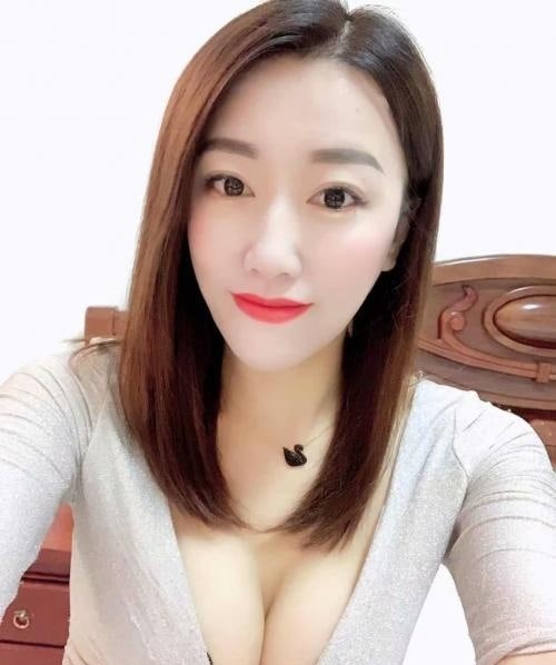 新疆轻熟大胸少妇思思