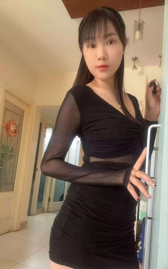 小尺按摩的少数民族姐姐