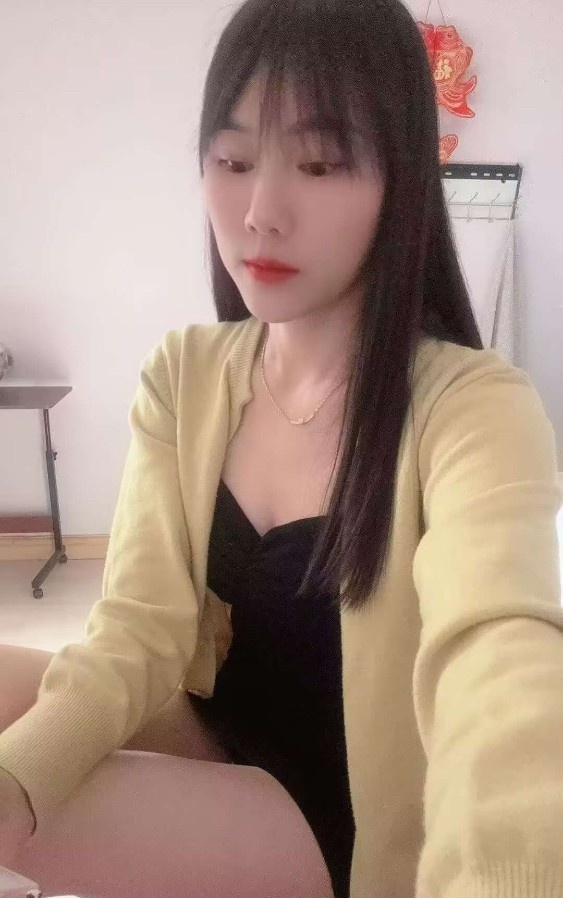 小尺按摩的少数民族姐姐