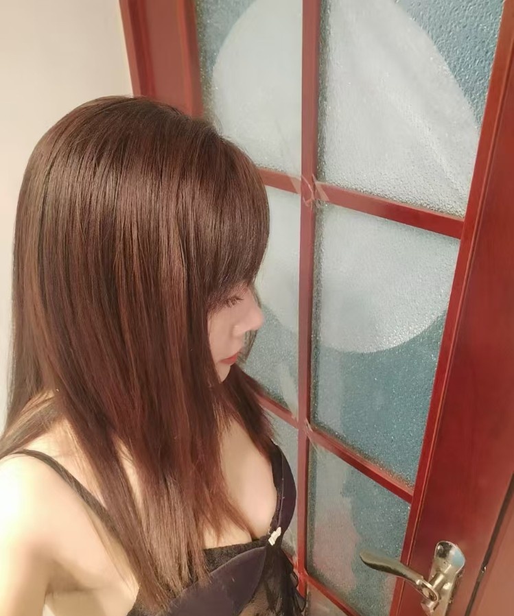 肤白貌美中项小姐姐