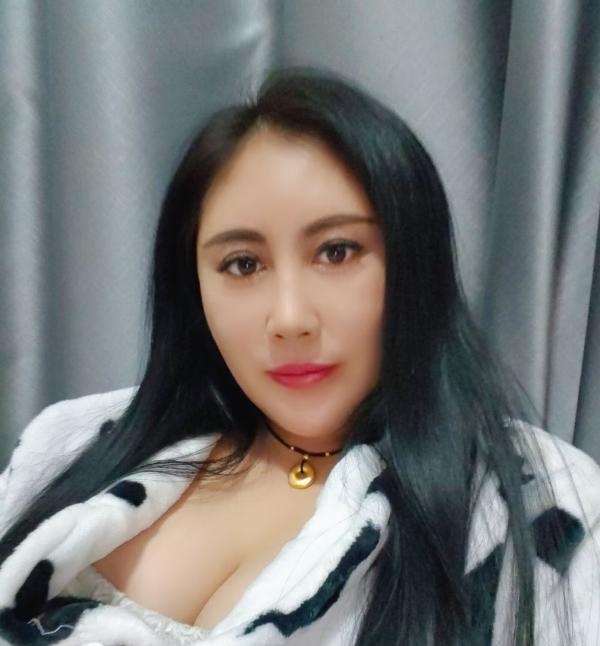 可可爱爱的熟女姐姐