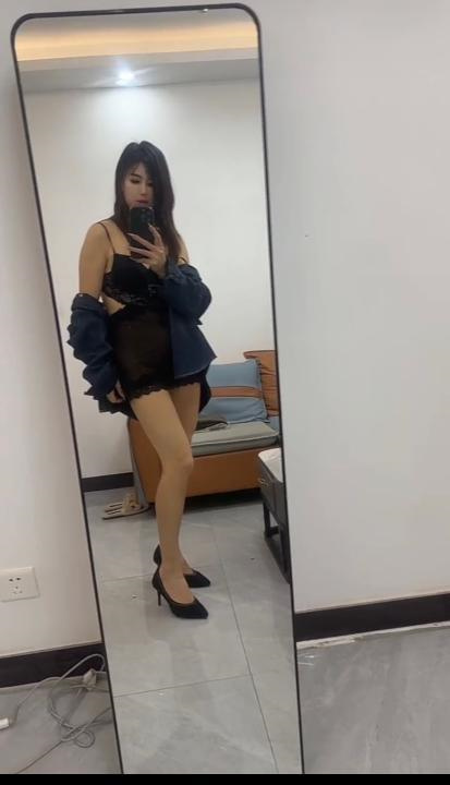 六合美腿木子