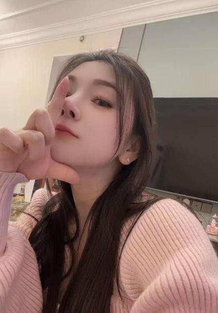 酷似热巴的中项小姐姐