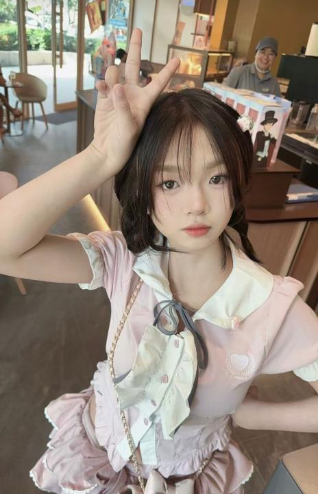 卡哇伊小美女