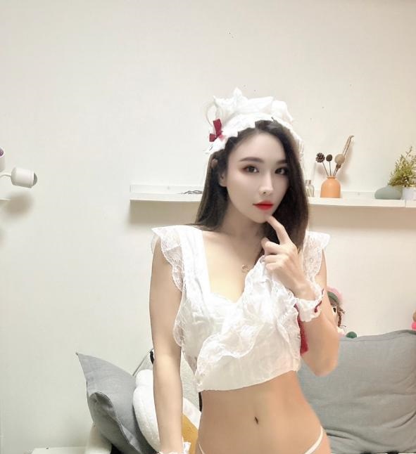 颜值翘臀Tina