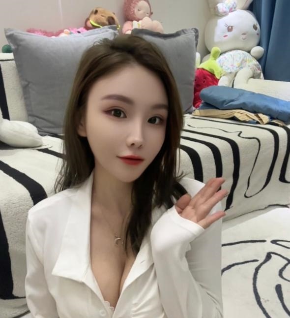 颜值翘臀Tina