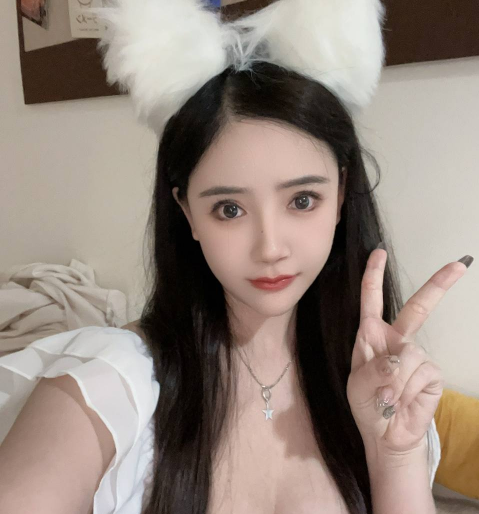 颜值系清纯邻家女孩