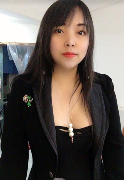 三峡广场小姐姐