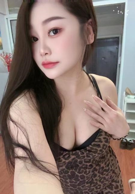 细腰滑思骚姐姐