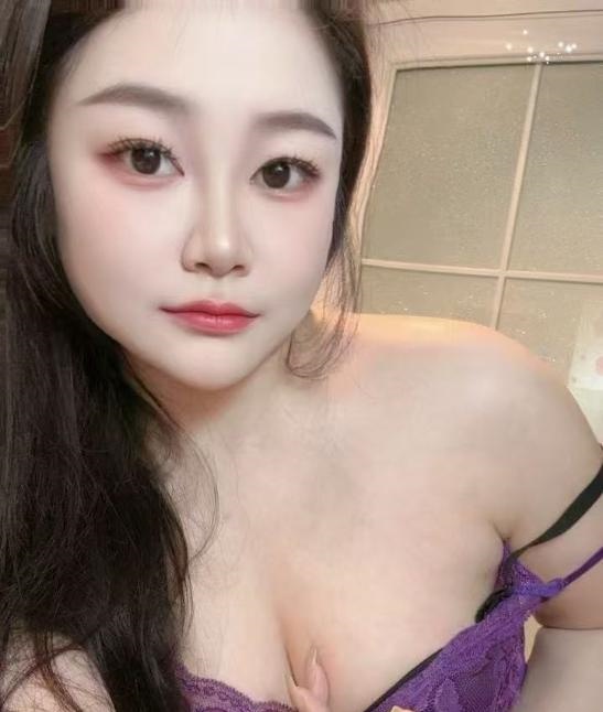细腰滑思骚姐姐