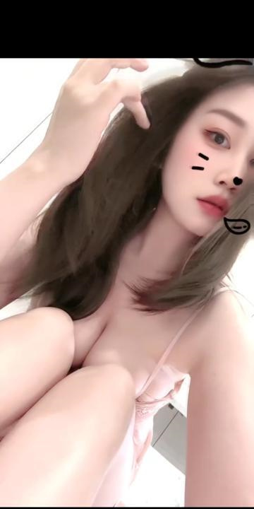 南山肤白貌美大长腿