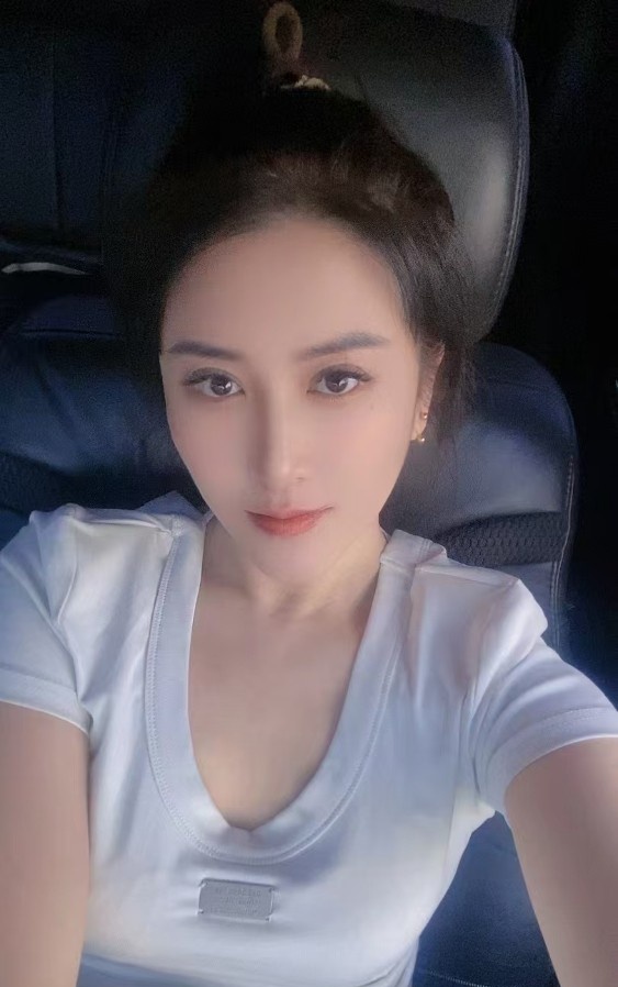 服务一流丝足少妇
