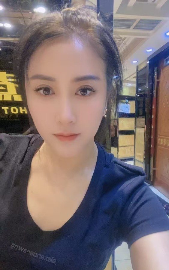 服务一流丝足少妇