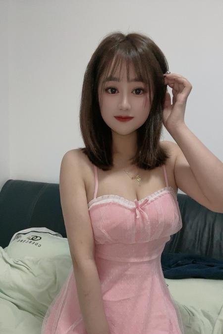 白云丰满莓莓