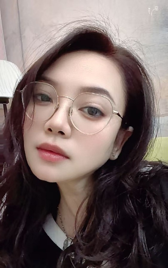 杭州东站角色扮演姐姐