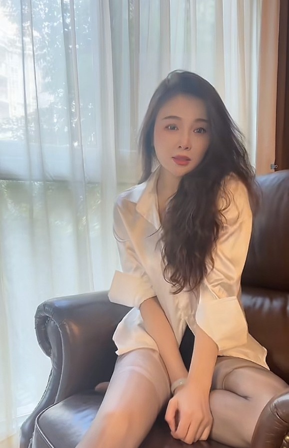 泼泼丝袜熟女