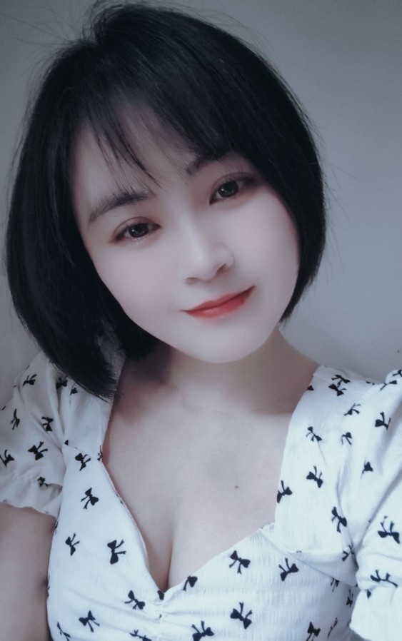 鼓楼高云岭，漂亮少妇