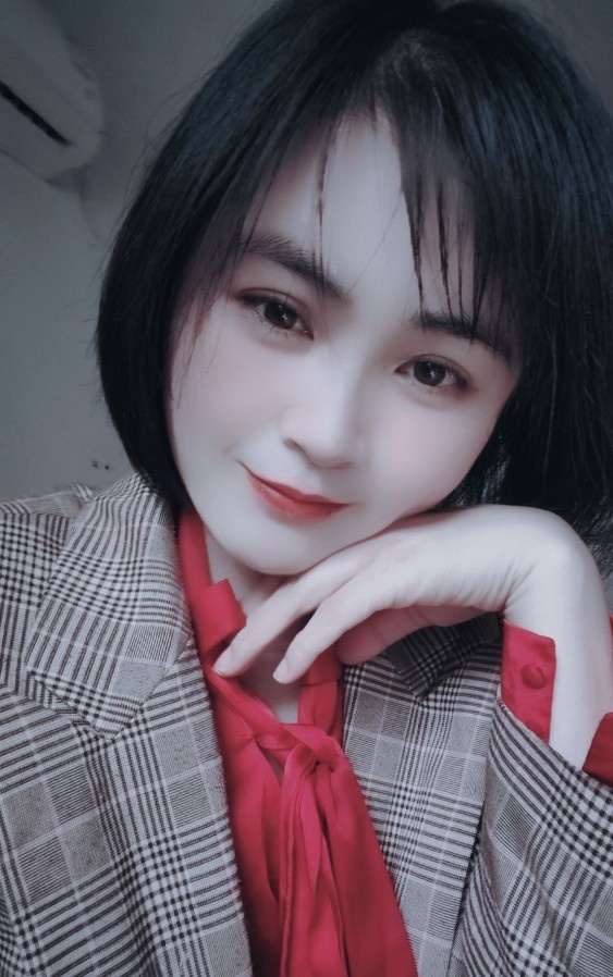 鼓楼高云岭，漂亮少妇