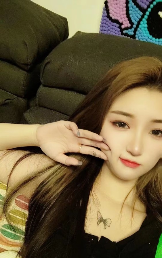 很润的大胸妹