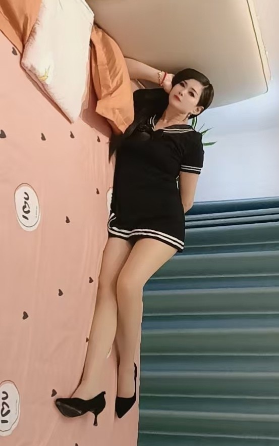 大屁股丰满骚妇