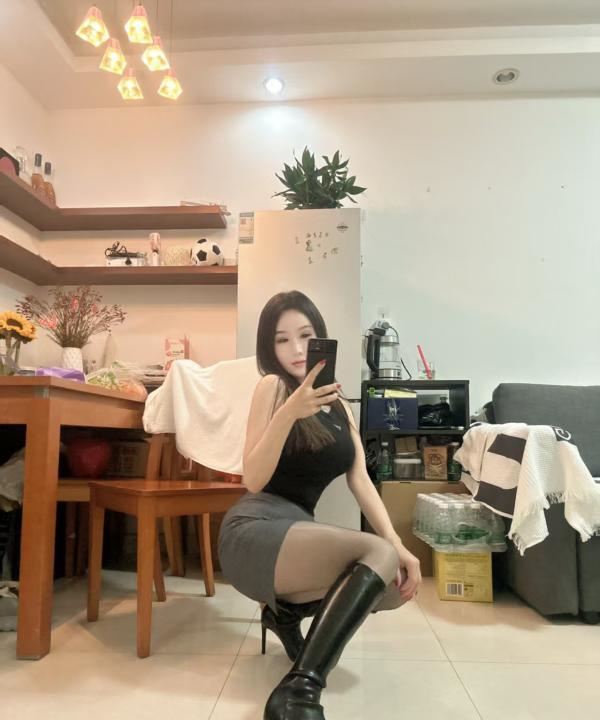 制服女王小雅