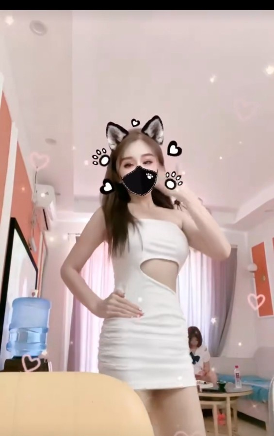 东门陈佳怡