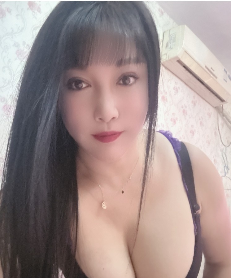 甜蜜大胸少妇